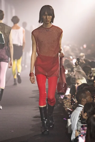Look 25